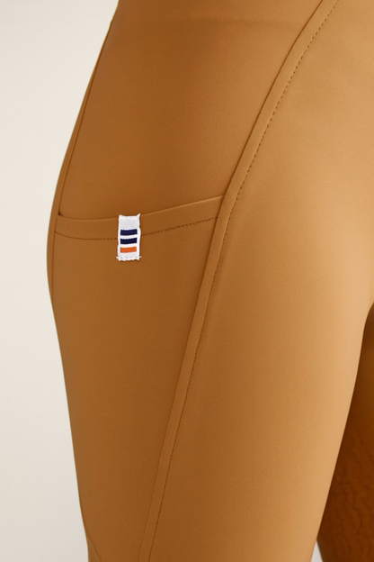 Close-up of the front pocket on the Cieli Berlin Everyday Breeches.